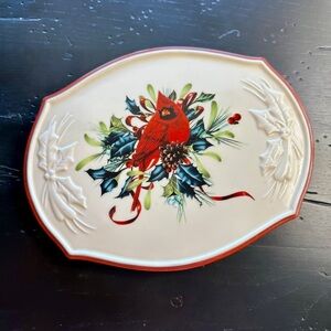 LENOX, “WINTER GREETINGS “ TRIVET. MADE OF PORCELAIN WITH 24 KARAT GOLD ACCENTS.